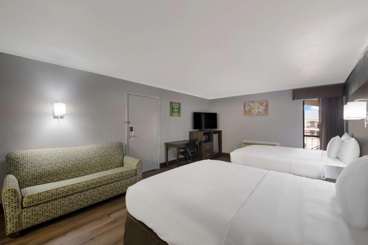 Econo Lodge Near The Domain - The Arboretum Austin Kültér fotó